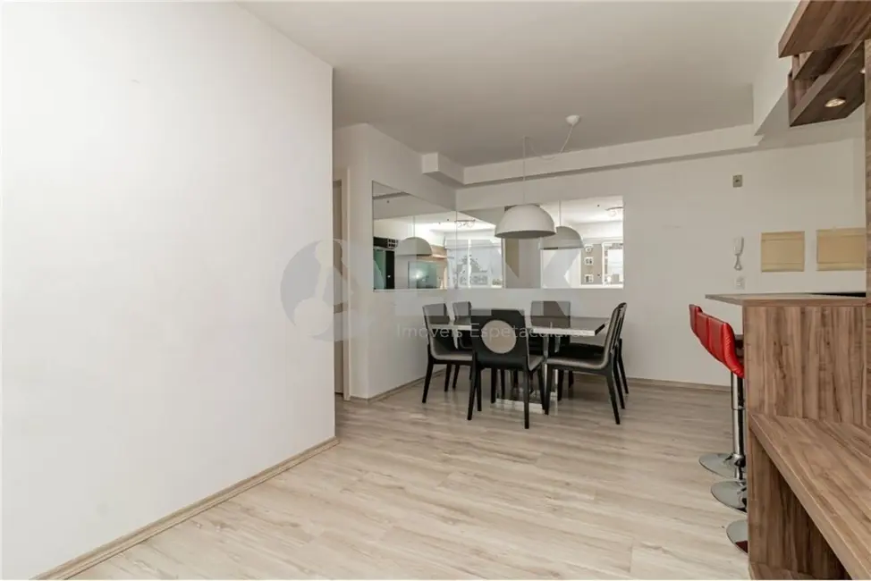Apartamento com 2 quartos à venda, 58m2 em Passo da Areia, Porto Alegre - RS - imagem 6 Foto 6 de Apartamento com 2 quartos à venda, 58m2 em Passo da Areia, Porto Alegre - RS