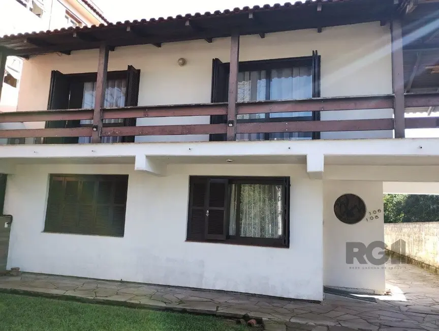 Casa com 7 quartos à venda, 482m2 em Camaquã, Porto Alegre - RS - imagem 1 Foto 1 de Casa com 7 quartos à venda, 482m2 em Camaquã, Porto Alegre - RS