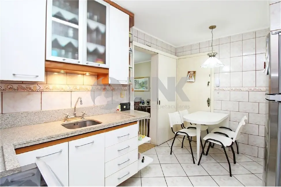 Apartamento com 3 quartos à venda, 84m2 em Menino Deus, Porto Alegre - RS - imagem 8 Foto 8 de Apartamento com 3 quartos à venda, 84m2 em Menino Deus, Porto Alegre - RS
