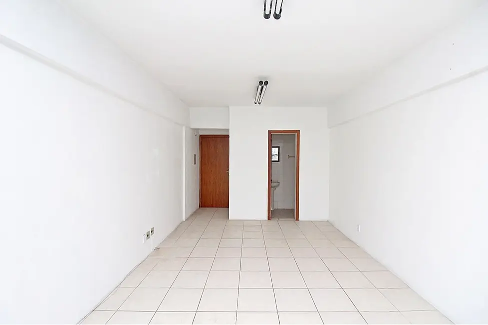 Sala Comercial à venda, 29m2 em Nonoai, Porto Alegre - RS - imagem 6 Foto 6 de Sala Comercial à venda, 29m2 em Nonoai, Porto Alegre - RS
