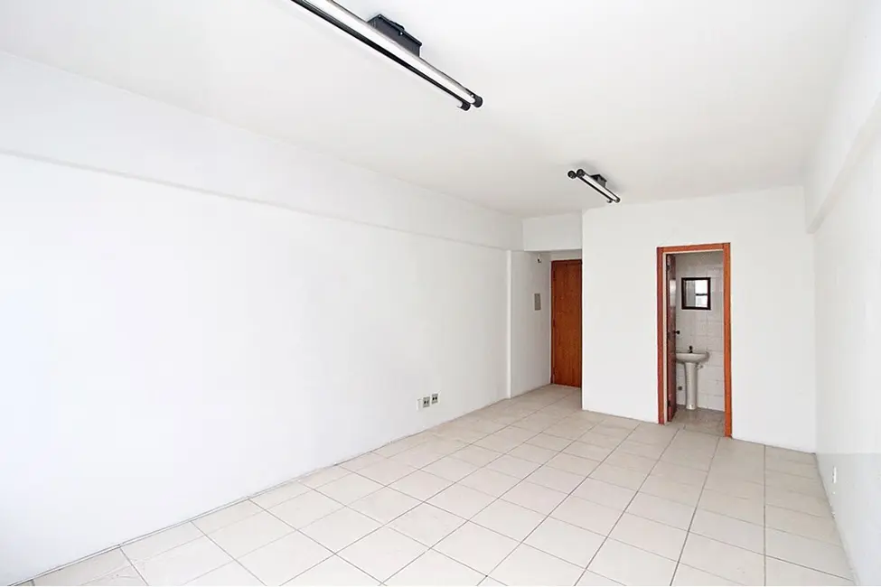 Foto 1 de Sala Comercial à venda, 29m2 em Nonoai, Porto Alegre - RS