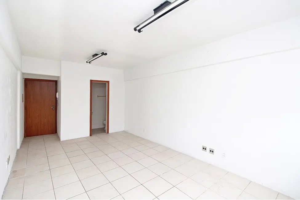 Sala Comercial à venda, 29m2 em Nonoai, Porto Alegre - RS - imagem 7 Foto 7 de Sala Comercial à venda, 29m2 em Nonoai, Porto Alegre - RS