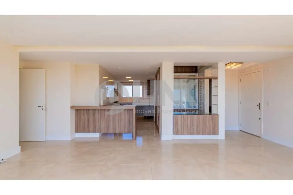 Apartamento com 3 quartos à venda, 126m2 em Petrópolis, Porto Alegre - RS - imagem 9 Foto 9 de Apartamento com 3 quartos à venda, 126m2 em Petrópolis, Porto Alegre - RS