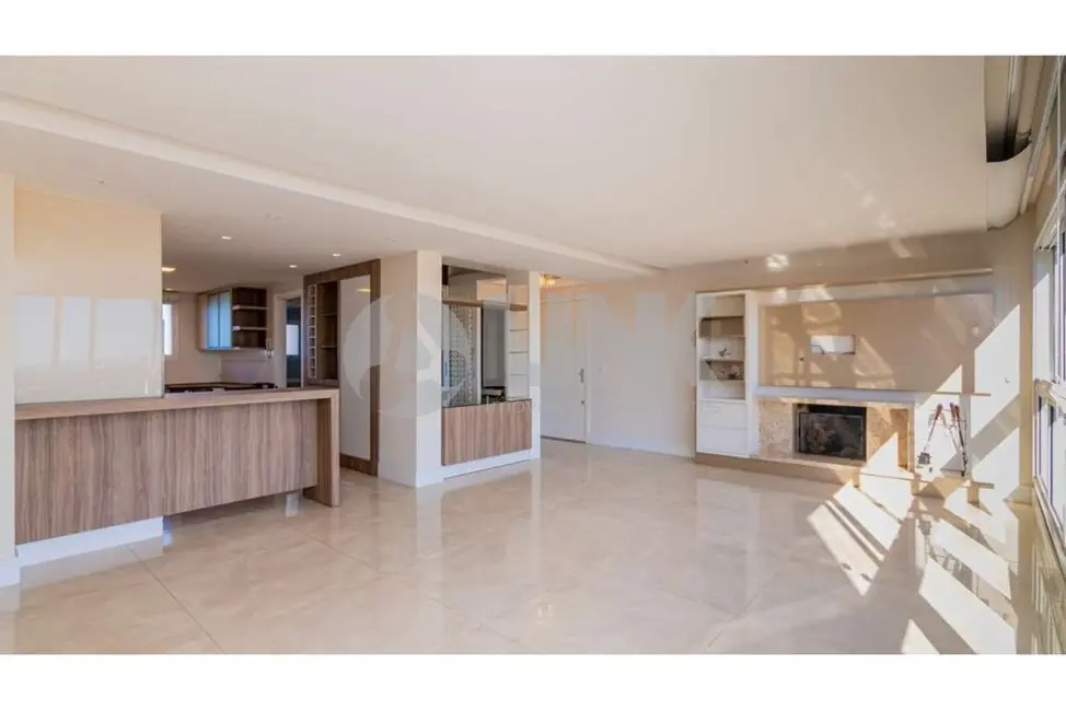 Apartamento com 3 quartos à venda, 126m2 em Petrópolis, Porto Alegre - RS - imagem 7 Foto 7 de Apartamento com 3 quartos à venda, 126m2 em Petrópolis, Porto Alegre - RS