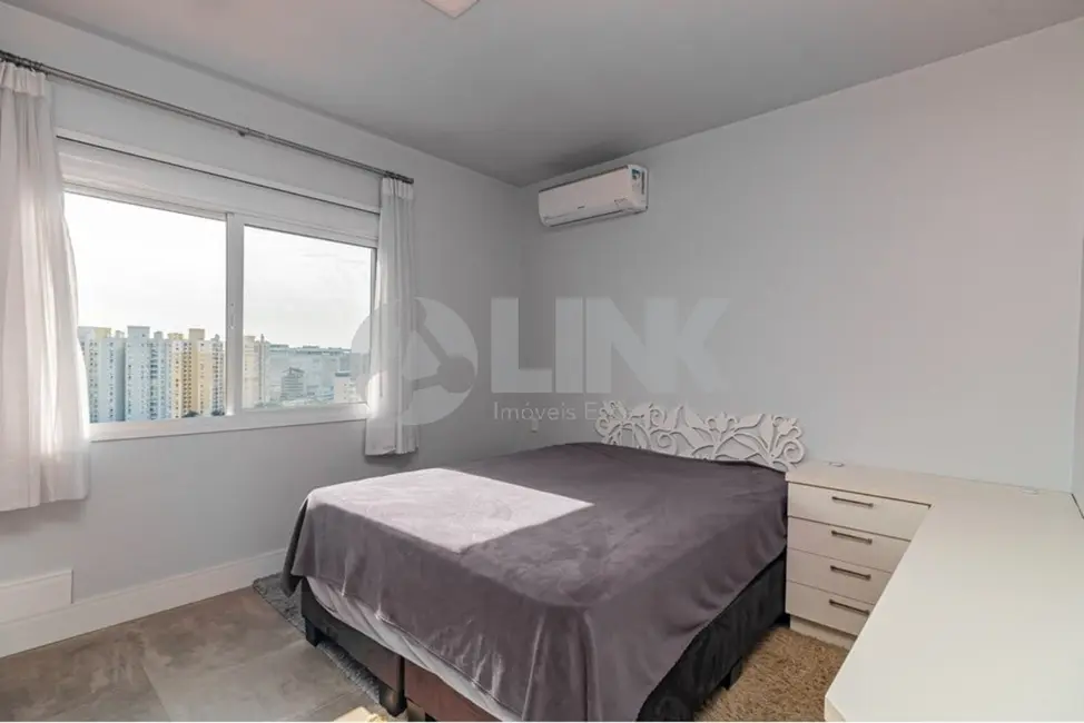 Apartamento com 3 quartos à venda, 70m2 em Passo da Areia, Porto Alegre - RS - imagem 7 Foto 7 de Apartamento com 3 quartos à venda, 70m2 em Passo da Areia, Porto Alegre - RS