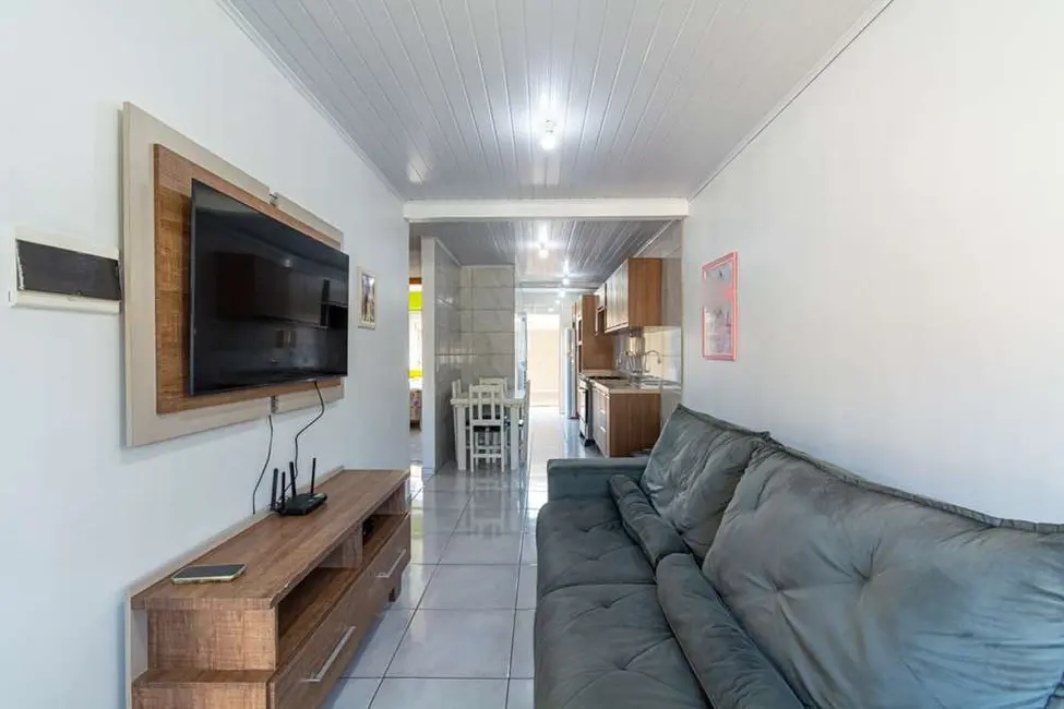Casa com 2 quartos à venda, 52m2 em São José, Canoas - RS - imagem 3 Foto 3 de Casa com 2 quartos à venda, 52m2 em São José, Canoas - RS