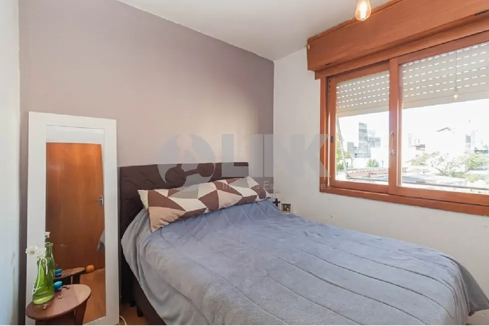 Foto 9 de Apartamento com 4 quartos à venda, 85m2 em Passo da Areia, Porto Alegre - RS