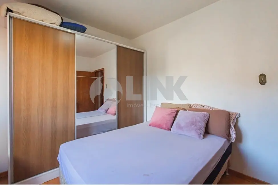 Foto 8 de Apartamento com 4 quartos à venda, 85m2 em Passo da Areia, Porto Alegre - RS