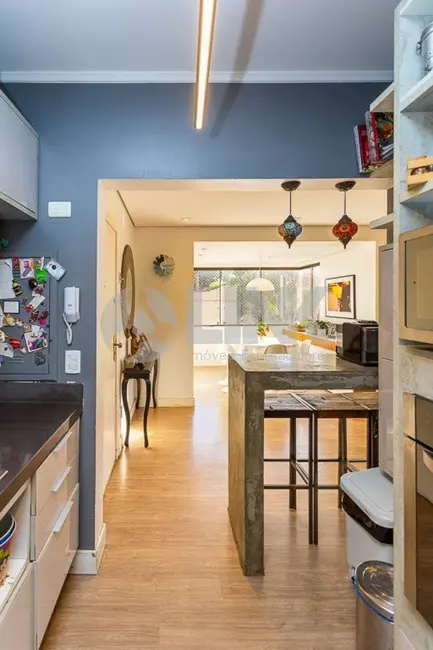 Apartamento com 2 quartos à venda, 89m2 em Moinhos de Vento, Porto Alegre - RS - imagem 8 Foto 8 de Apartamento com 2 quartos à venda, 89m2 em Moinhos de Vento, Porto Alegre - RS