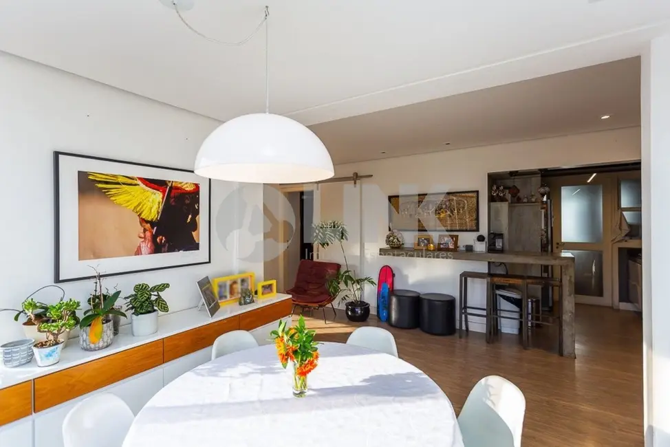 Apartamento com 2 quartos à venda, 89m2 em Moinhos de Vento, Porto Alegre - RS - imagem 5 Foto 5 de Apartamento com 2 quartos à venda, 89m2 em Moinhos de Vento, Porto Alegre - RS