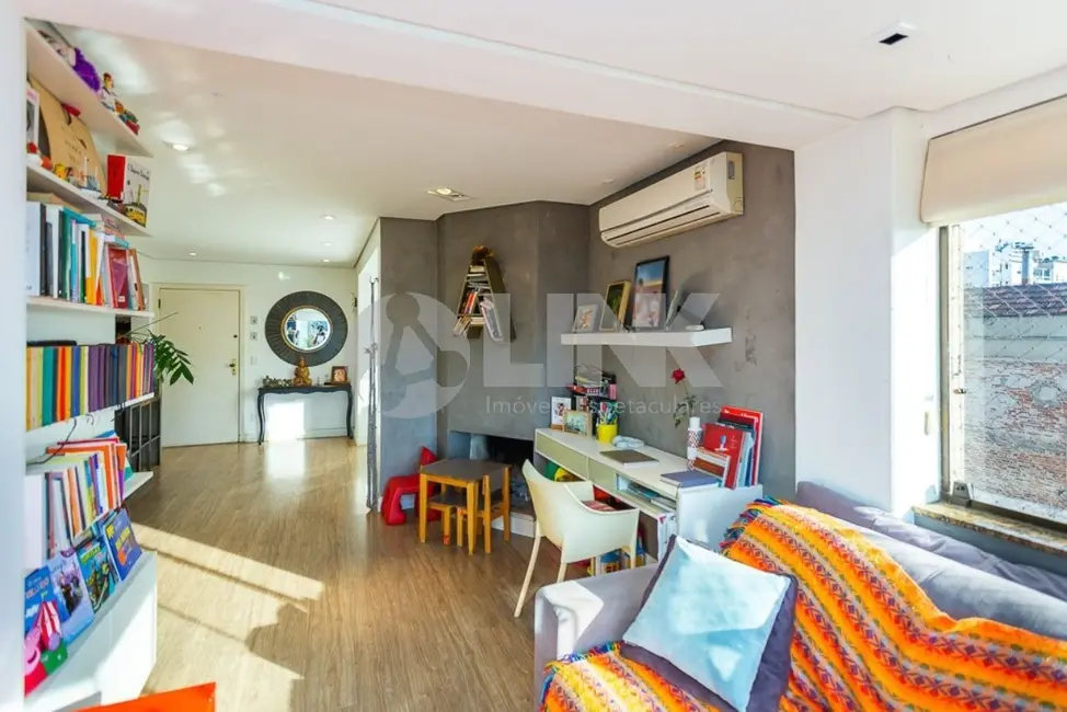 Apartamento com 2 quartos à venda, 89m2 em Moinhos de Vento, Porto Alegre - RS - imagem 4 Foto 4 de Apartamento com 2 quartos à venda, 89m2 em Moinhos de Vento, Porto Alegre - RS