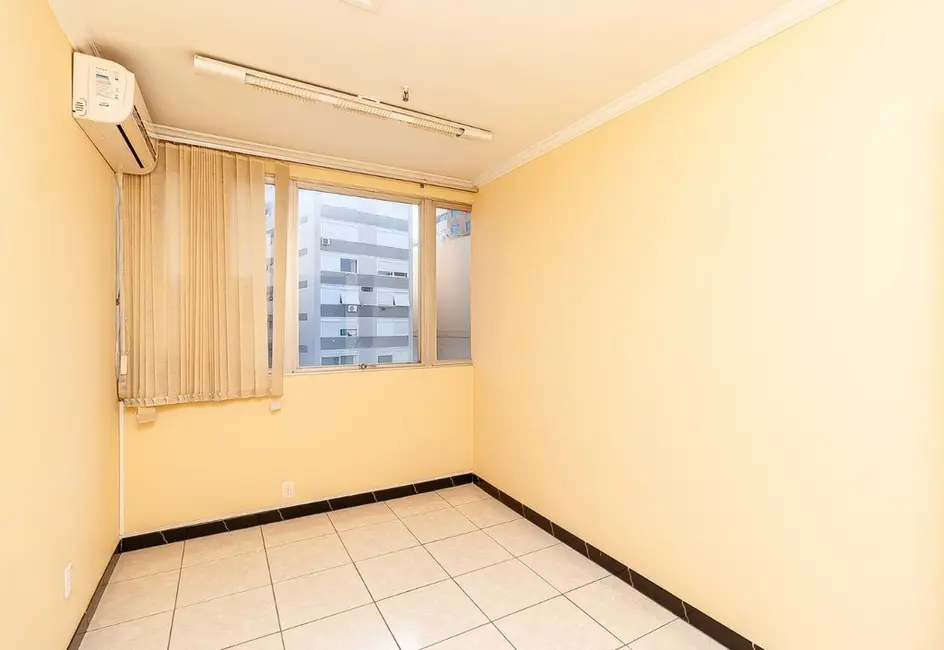 Foto 3 de Sala Comercial à venda, 36m2 em Moinhos de Vento, Porto Alegre - RS