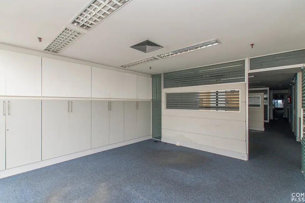 Sala Comercial à venda, 134m2 em Centro Histórico, Porto Alegre - RS - imagem 4 Foto 4 de Sala Comercial à venda, 134m2 em Centro Histórico, Porto Alegre - RS