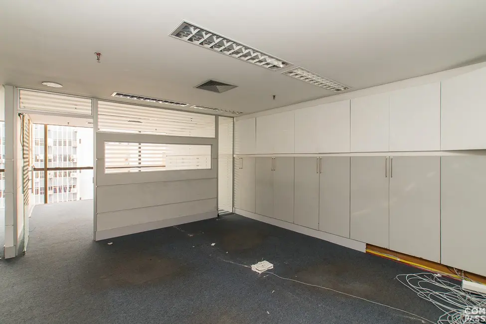 Sala Comercial à venda, 134m2 em Centro Histórico, Porto Alegre - RS - imagem 8 Foto 8 de Sala Comercial à venda, 134m2 em Centro Histórico, Porto Alegre - RS