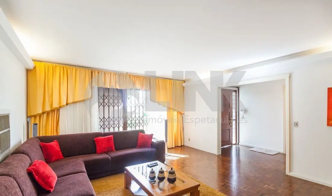 Casa com 3 quartos à venda, 327m2 em Chácara das Pedras, Porto Alegre - RS - imagem 3 Foto 3 de Casa com 3 quartos à venda, 327m2 em Chácara das Pedras, Porto Alegre - RS