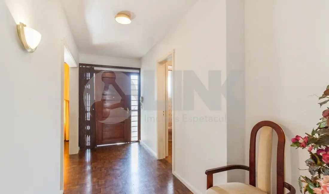 Casa com 3 quartos à venda, 327m2 em Chácara das Pedras, Porto Alegre - RS - imagem 5 Foto 5 de Casa com 3 quartos à venda, 327m2 em Chácara das Pedras, Porto Alegre - RS