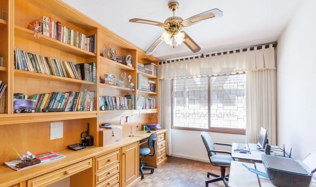 Casa com 3 quartos à venda, 327m2 em Chácara das Pedras, Porto Alegre - RS - imagem 8 Foto 8 de Casa com 3 quartos à venda, 327m2 em Chácara das Pedras, Porto Alegre - RS