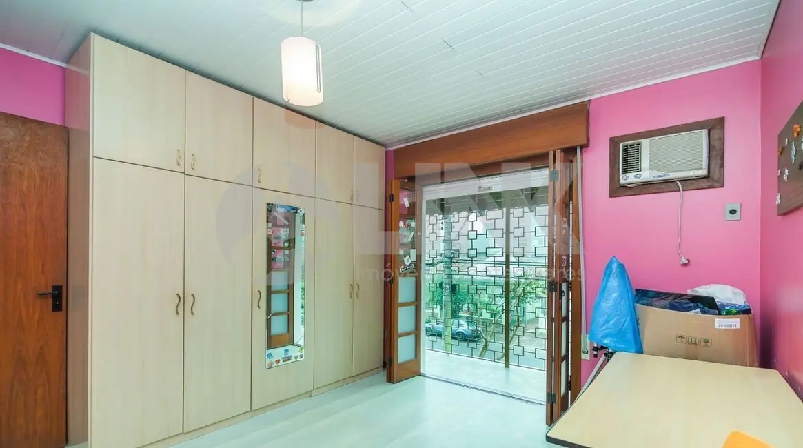 Casa com 5 quartos à venda, 268m2 em Higienópolis, Porto Alegre - RS - imagem 6 Foto 6 de Casa com 5 quartos à venda, 268m2 em Higienópolis, Porto Alegre - RS