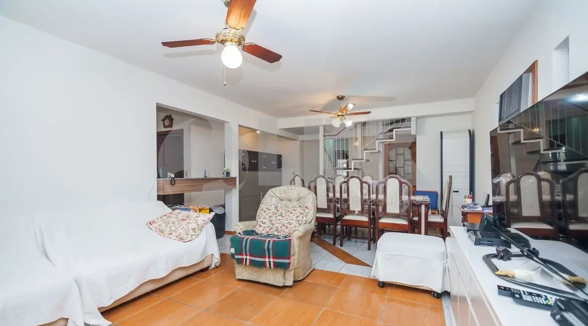 Casa com 5 quartos à venda, 268m2 em Higienópolis, Porto Alegre - RS - imagem 2 Foto 2 de Casa com 5 quartos à venda, 268m2 em Higienópolis, Porto Alegre - RS