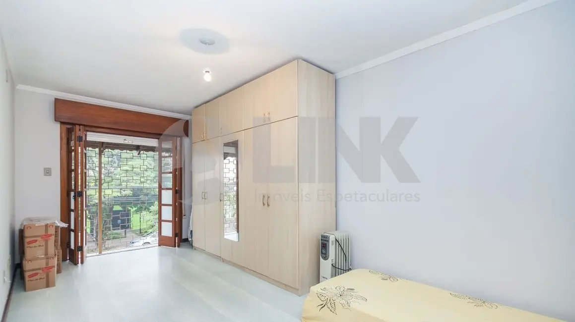 Casa com 5 quartos à venda, 268m2 em Higienópolis, Porto Alegre - RS - imagem 8 Foto 8 de Casa com 5 quartos à venda, 268m2 em Higienópolis, Porto Alegre - RS