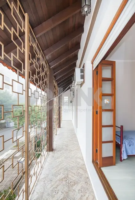 Casa com 5 quartos à venda, 268m2 em Higienópolis, Porto Alegre - RS - imagem 5 Foto 5 de Casa com 5 quartos à venda, 268m2 em Higienópolis, Porto Alegre - RS