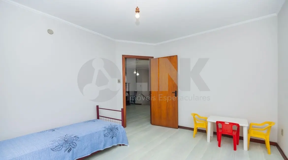 Casa com 5 quartos à venda, 268m2 em Higienópolis, Porto Alegre - RS - imagem 4 Foto 4 de Casa com 5 quartos à venda, 268m2 em Higienópolis, Porto Alegre - RS