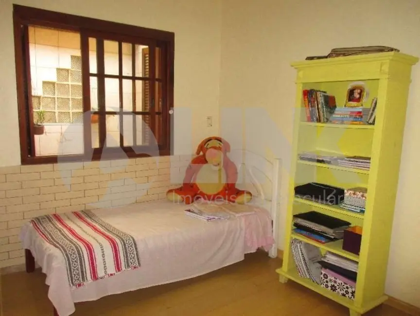 Casa com 2 quartos à venda, 200m2 em Cristo Redentor, Porto Alegre - RS - imagem 6 Foto 6 de Casa com 2 quartos à venda, 200m2 em Cristo Redentor, Porto Alegre - RS