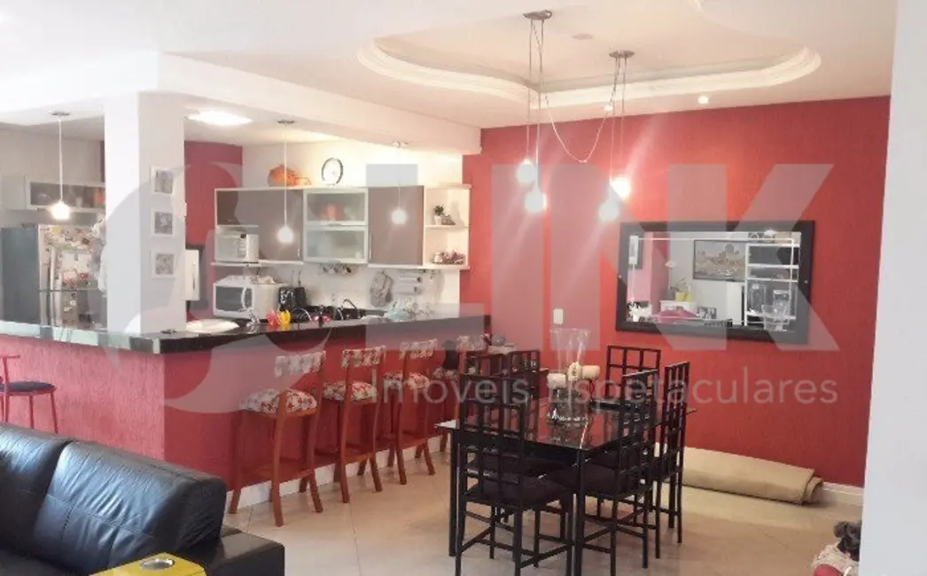 Casa de Condomínio com 3 quartos à venda, 223m2 em Porto Alegre - RS - imagem 4 Foto 4 de Casa de Condomínio com 3 quartos à venda, 223m2 em Porto Alegre - RS