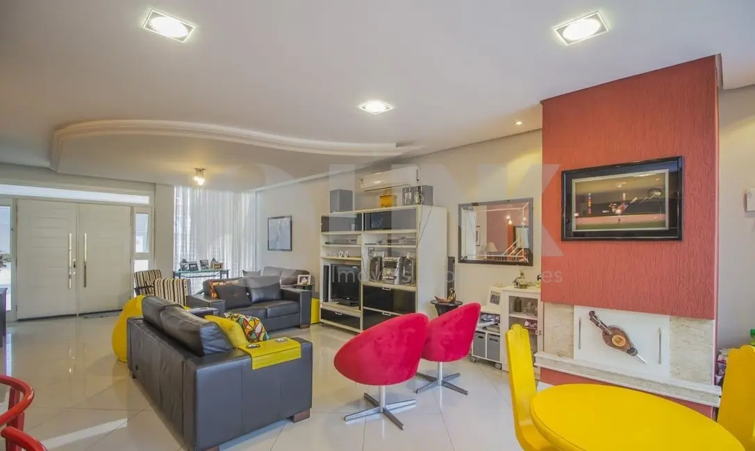 Foto 2 de Casa de Condomínio com 3 quartos à venda, 223m2 em Porto Alegre - RS