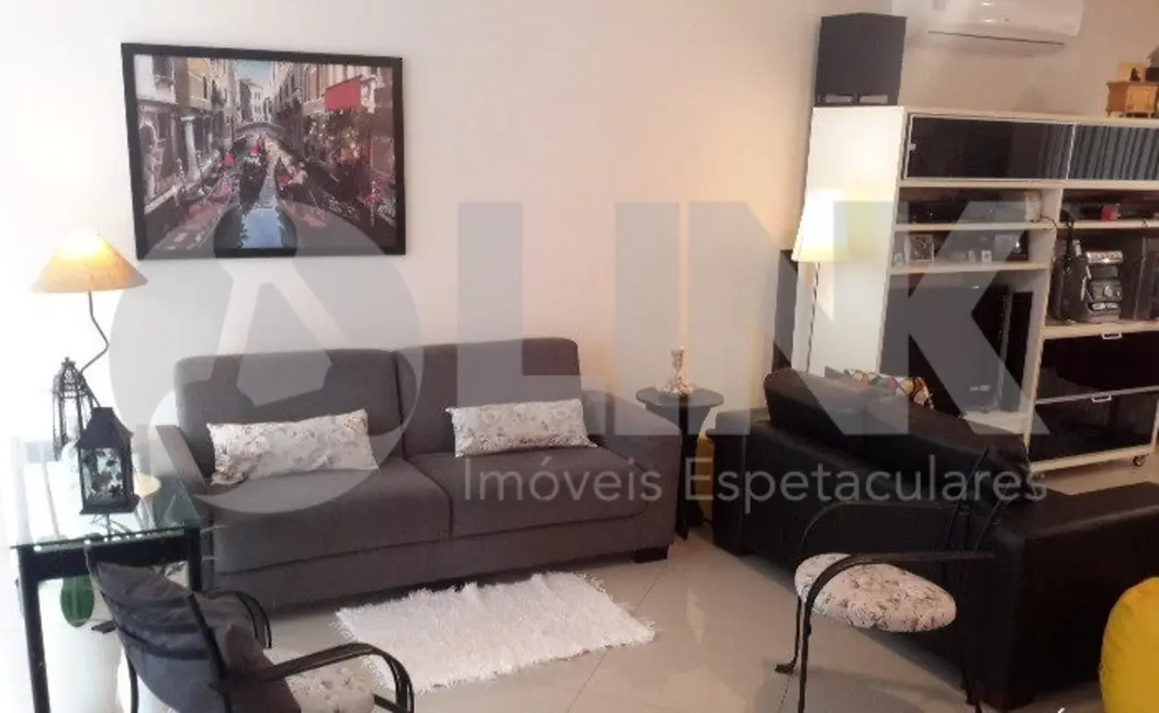 Casa de Condomínio com 3 quartos à venda, 223m2 em Porto Alegre - RS - imagem 8 Foto 8 de Casa de Condomínio com 3 quartos à venda, 223m2 em Porto Alegre - RS