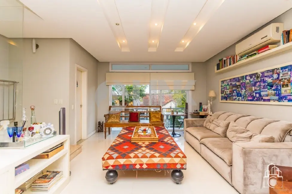 Foto 2 de Casa com 3 quartos à venda, 280m2 em Jardim Lindóia, Porto Alegre - RS