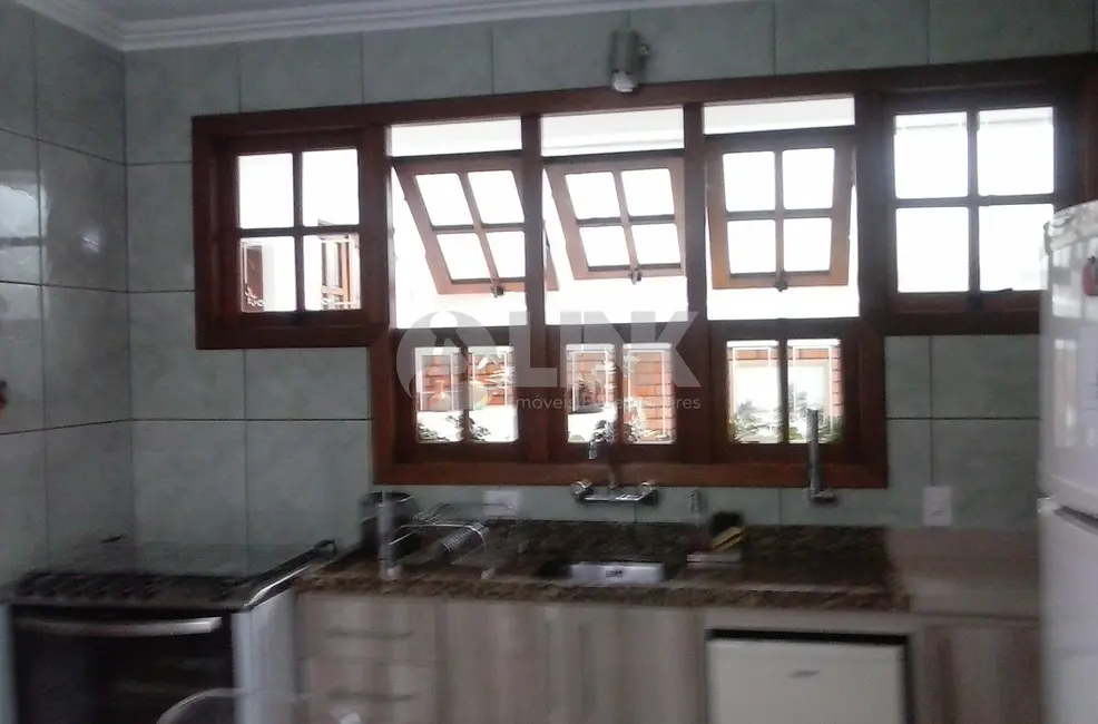 Casa com 4 quartos à venda, 303m2 em Jardim Lindóia, Porto Alegre - RS - imagem 9 Foto 9 de Casa com 4 quartos à venda, 303m2 em Jardim Lindóia, Porto Alegre - RS