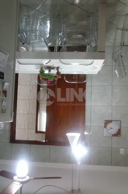 Casa com 4 quartos à venda, 303m2 em Jardim Lindóia, Porto Alegre - RS - imagem 8 Foto 8 de Casa com 4 quartos à venda, 303m2 em Jardim Lindóia, Porto Alegre - RS