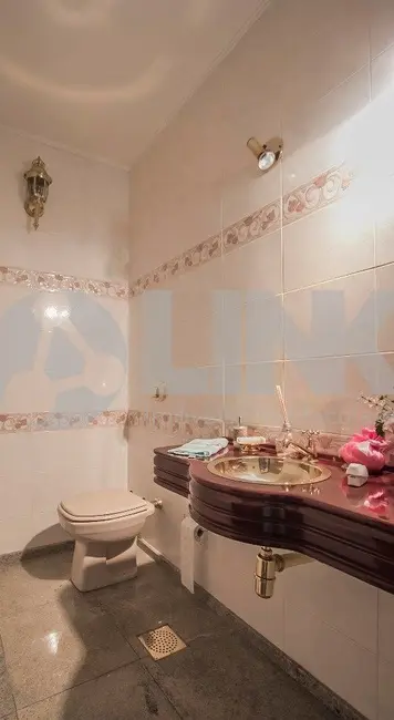 Casa com 3 quartos à venda, 352m2 em Jardim Lindóia, Porto Alegre - RS - imagem 8 Foto 8 de Casa com 3 quartos à venda, 352m2 em Jardim Lindóia, Porto Alegre - RS