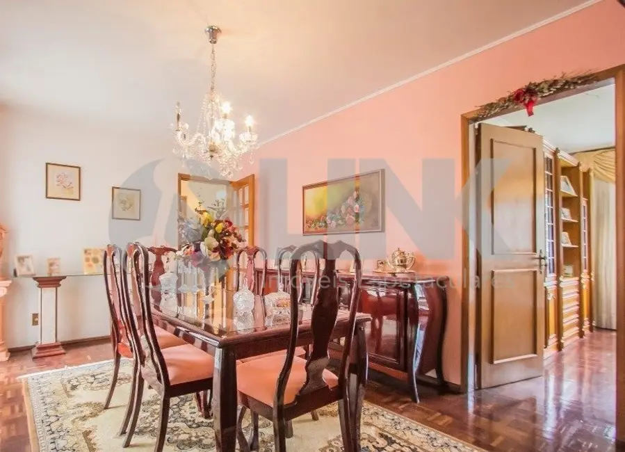 Casa com 3 quartos à venda, 352m2 em Jardim Lindóia, Porto Alegre - RS - imagem 4 Foto 4 de Casa com 3 quartos à venda, 352m2 em Jardim Lindóia, Porto Alegre - RS