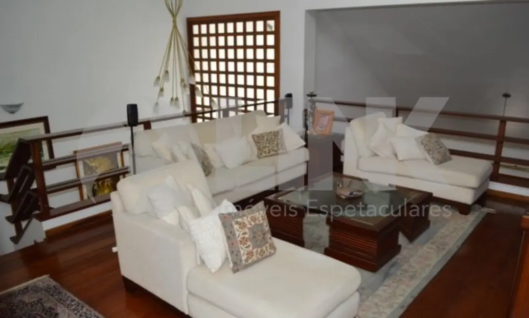 Casa com 3 quartos à venda, 430m2 em Jardim Lindóia, Porto Alegre - RS - imagem 3 Foto 3 de Casa com 3 quartos à venda, 430m2 em Jardim Lindóia, Porto Alegre - RS