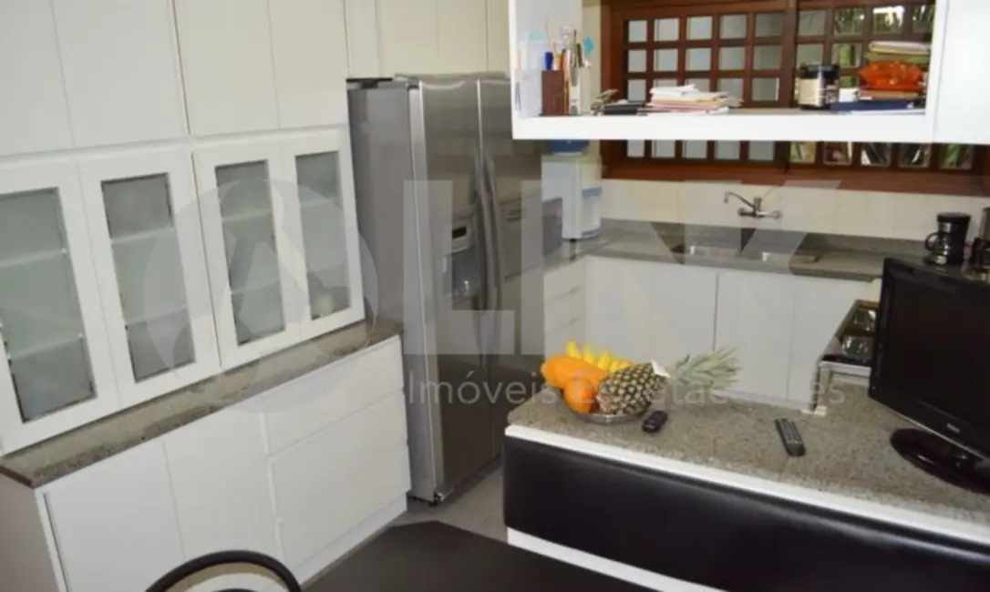Casa com 3 quartos à venda, 430m2 em Jardim Lindóia, Porto Alegre - RS - imagem 4 Foto 4 de Casa com 3 quartos à venda, 430m2 em Jardim Lindóia, Porto Alegre - RS