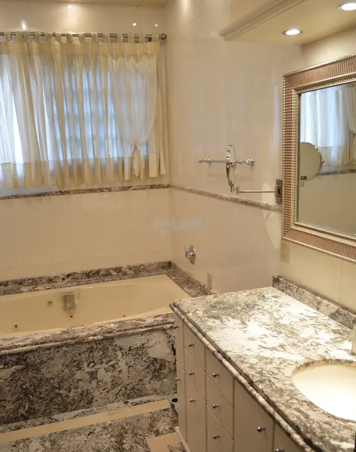 Casa com 3 quartos à venda, 430m2 em Jardim Lindóia, Porto Alegre - RS - imagem 9 Foto 9 de Casa com 3 quartos à venda, 430m2 em Jardim Lindóia, Porto Alegre - RS