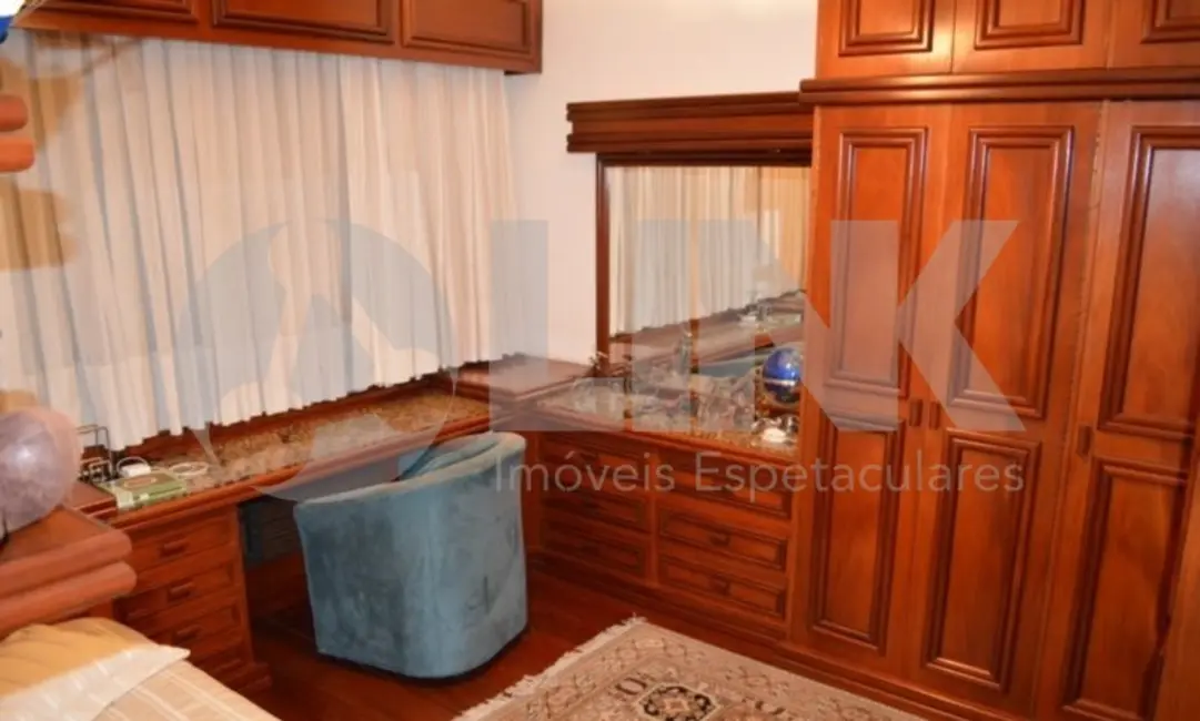 Casa com 3 quartos à venda, 430m2 em Jardim Lindóia, Porto Alegre - RS - imagem 7 Foto 7 de Casa com 3 quartos à venda, 430m2 em Jardim Lindóia, Porto Alegre - RS