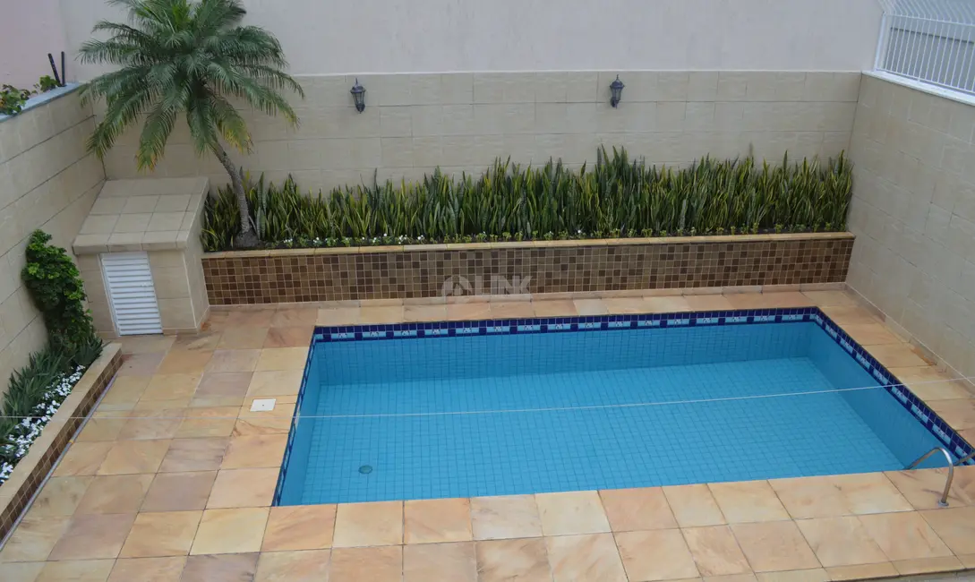 Casa com 3 quartos à venda, 430m2 em Jardim Lindóia, Porto Alegre - RS - imagem 6 Foto 6 de Casa com 3 quartos à venda, 430m2 em Jardim Lindóia, Porto Alegre - RS