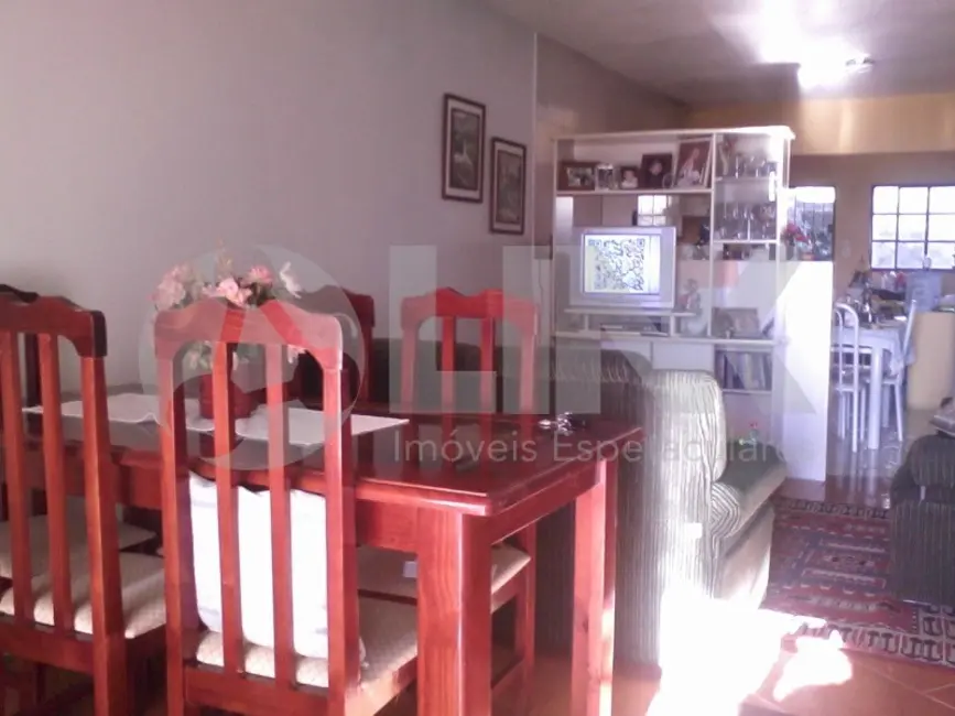 Casa com 2 quartos à venda, 100m2 em Jardim Floresta, Porto Alegre - RS - imagem 1 Foto 1 de Casa com 2 quartos à venda, 100m2 em Jardim Floresta, Porto Alegre - RS