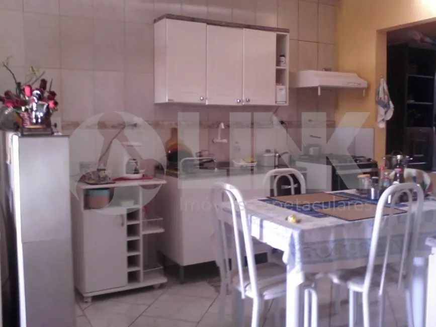 Casa com 2 quartos à venda, 100m2 em Jardim Floresta, Porto Alegre - RS - imagem 2 Foto 2 de Casa com 2 quartos à venda, 100m2 em Jardim Floresta, Porto Alegre - RS