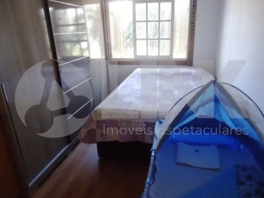 Casa com 3 quartos à venda, 200m2 em Jardim Itu, Porto Alegre - RS - imagem 7 Foto 7 de Casa com 3 quartos à venda, 200m2 em Jardim Itu, Porto Alegre - RS