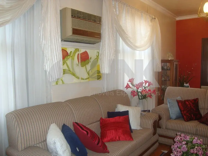 Casa com 2 quartos à venda, 190m2 em Jardim Floresta, Porto Alegre - RS - imagem 3 Foto 3 de Casa com 2 quartos à venda, 190m2 em Jardim Floresta, Porto Alegre - RS