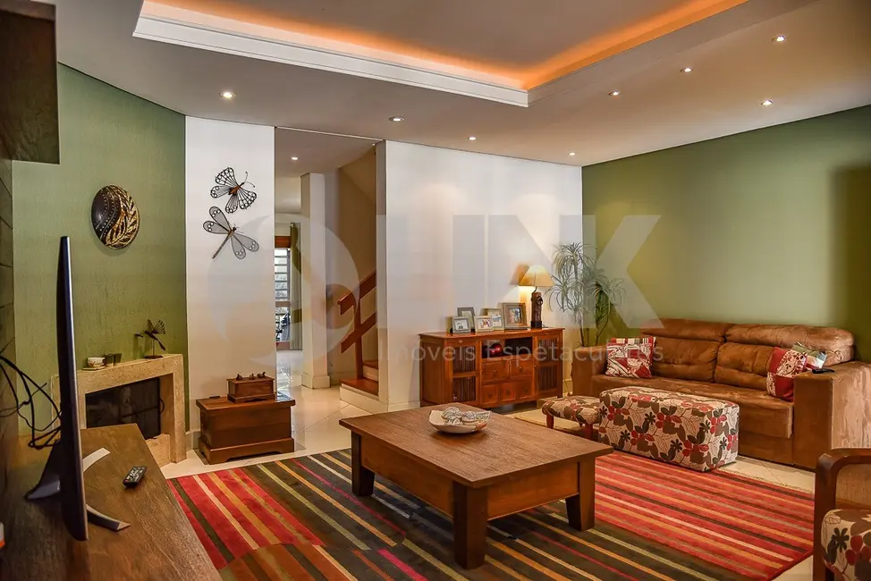 Casa com 3 quartos à venda, 248m2 em Porto Alegre - RS - imagem 9 Foto 9 de Casa com 3 quartos à venda, 248m2 em Porto Alegre - RS