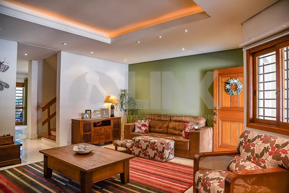 Casa com 3 quartos à venda, 248m2 em Porto Alegre - RS - imagem 8 Foto 8 de Casa com 3 quartos à venda, 248m2 em Porto Alegre - RS