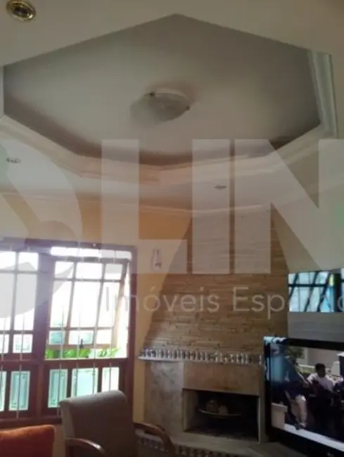 Casa com 3 quartos à venda, 260m2 em Porto Alegre - RS - imagem 3 Foto 3 de Casa com 3 quartos à venda, 260m2 em Porto Alegre - RS