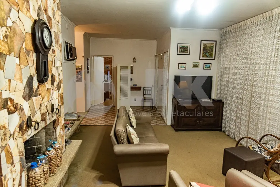 Casa com 3 quartos à venda, 304m2 em Jardim Lindóia, Porto Alegre - RS - imagem 5 Foto 5 de Casa com 3 quartos à venda, 304m2 em Jardim Lindóia, Porto Alegre - RS