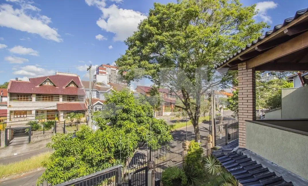 Foto 8 de Casa com 4 quartos à venda, 280m2 em Porto Alegre - RS