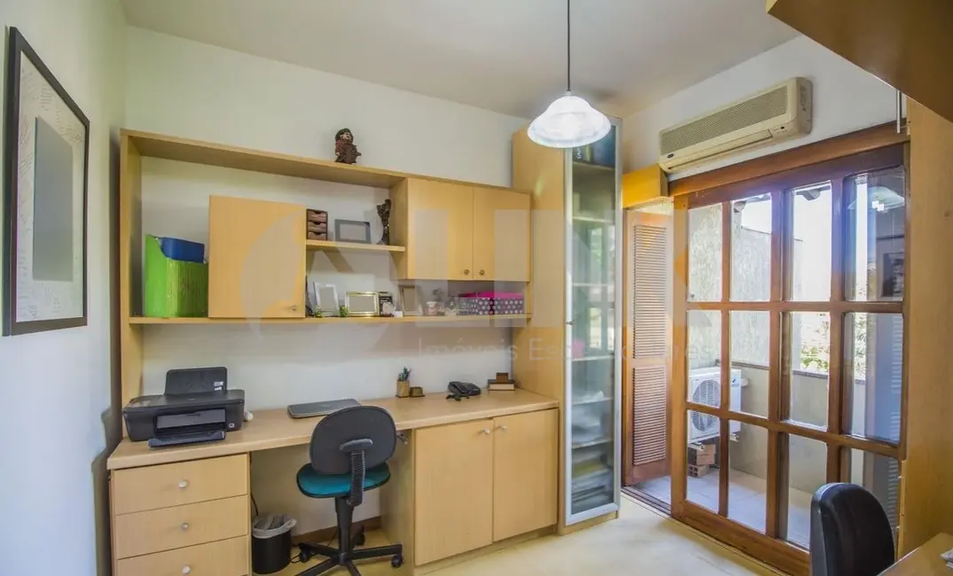 Foto 6 de Casa com 4 quartos à venda, 280m2 em Porto Alegre - RS